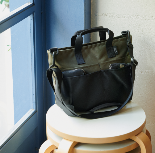 2WAY UTILITY TOTE S / OLIVE × BLACK
