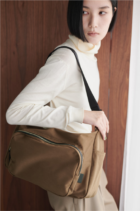 OVAL POCKET SHOULDER