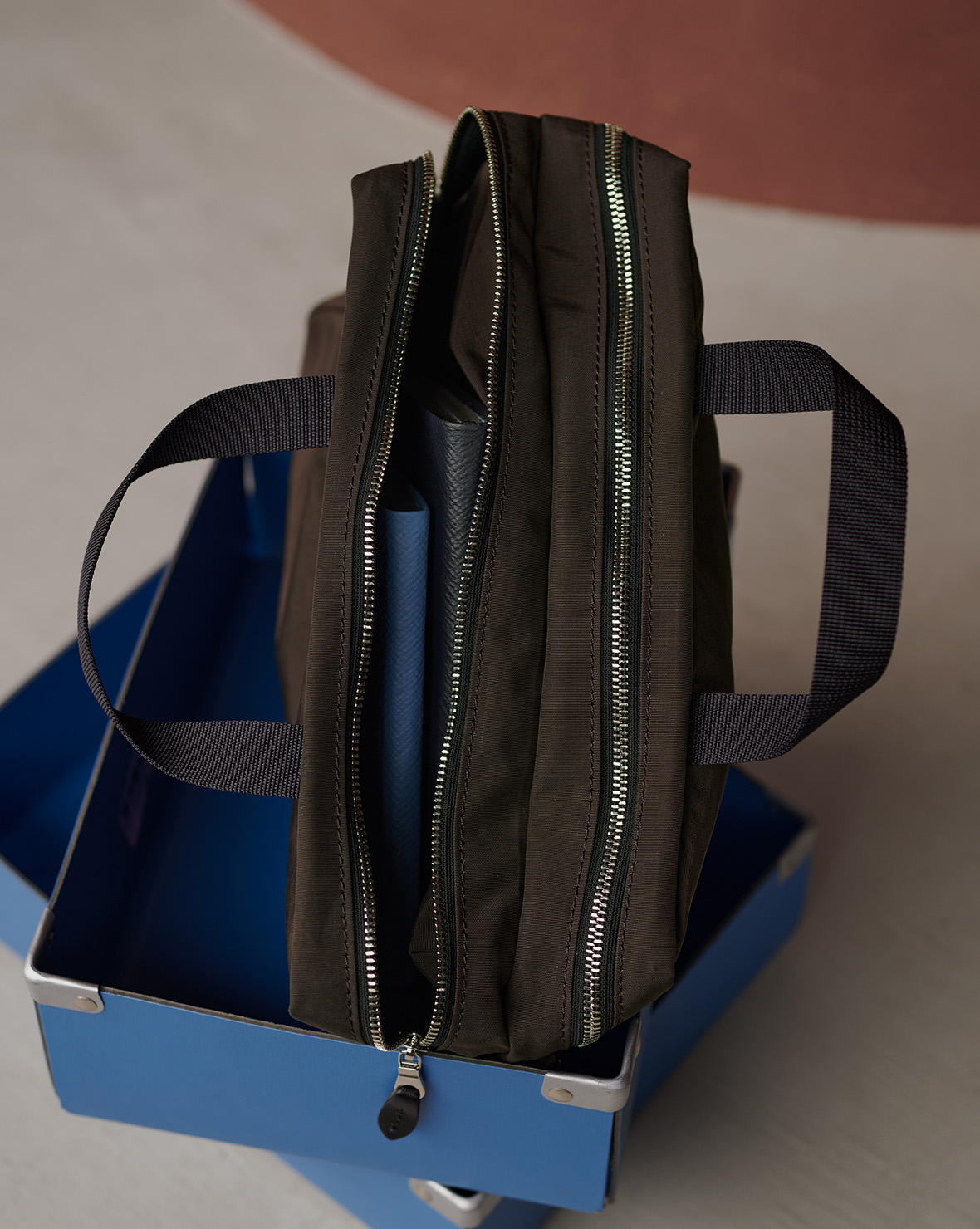 2R SQUARE POUCH L